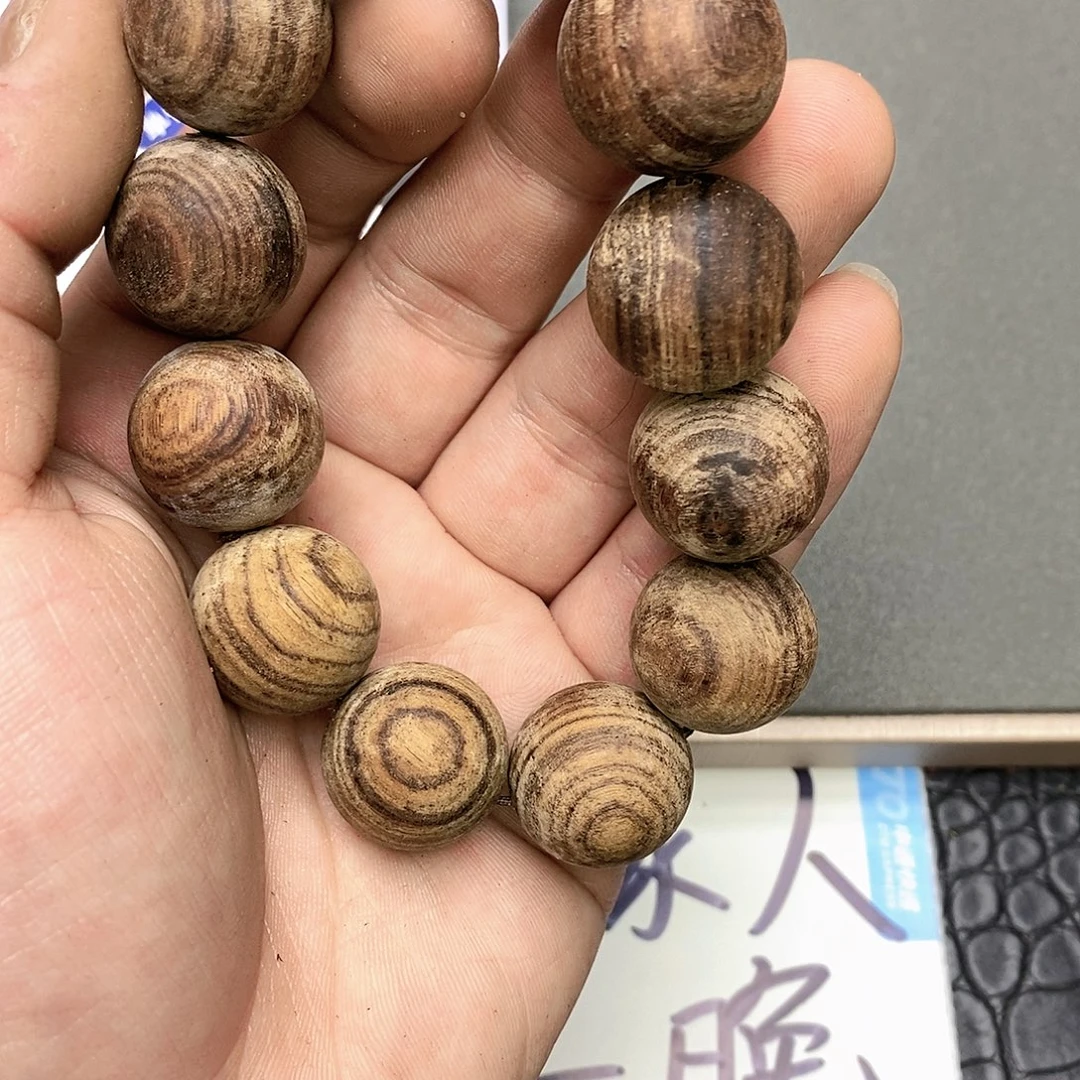 沉香碎屑沉香富森红土