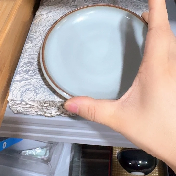 主人杯一个，瓷。。品茗瓷