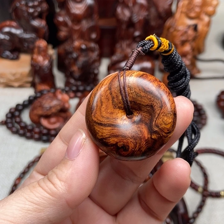 花梨木类端景台平安扣