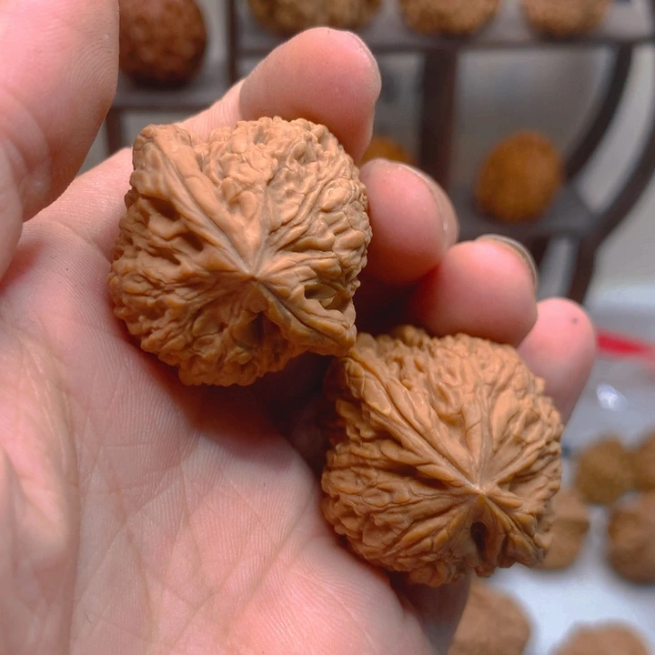 用***6文玩核桃吊坠34南疆石