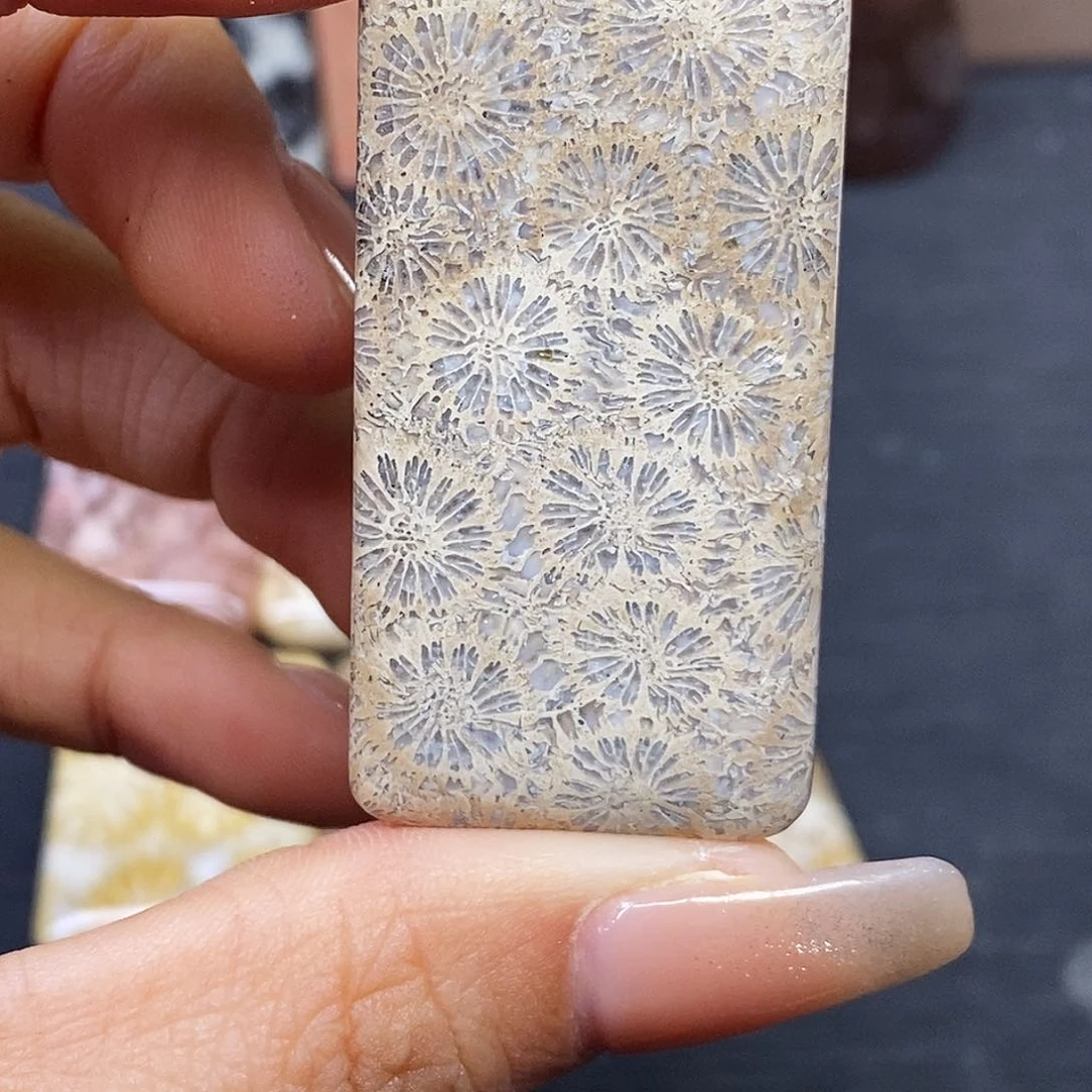 硅化玉颈饰合金莫*