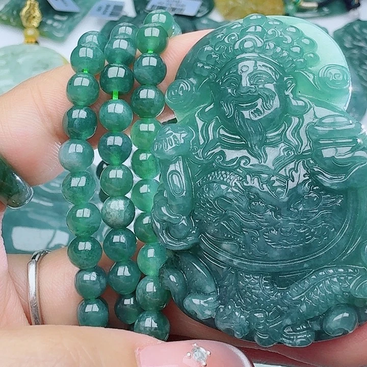 翡翠未镶嵌颈饰天然的A货翡翠多样性发其一