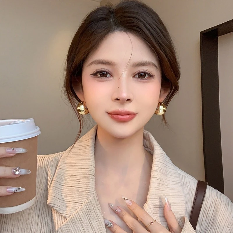 SAPTEFAMOU 铜合金耳饰 金属弧形耳环小众设计感高级感耳钉ins风