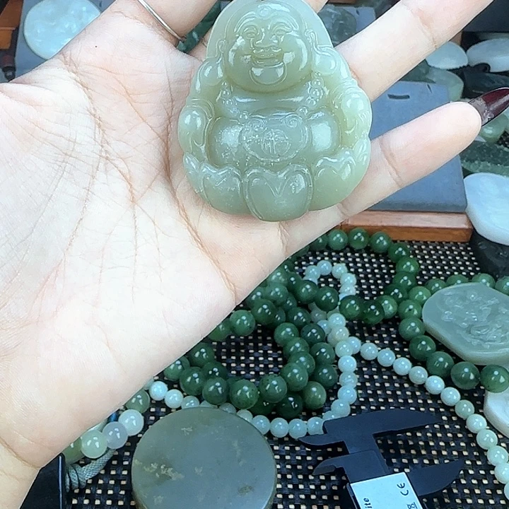 颈饰未镶嵌和田玉