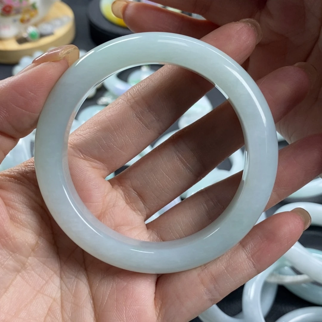 会***鱼翡翠未镶嵌手镯天然翡翠手镯