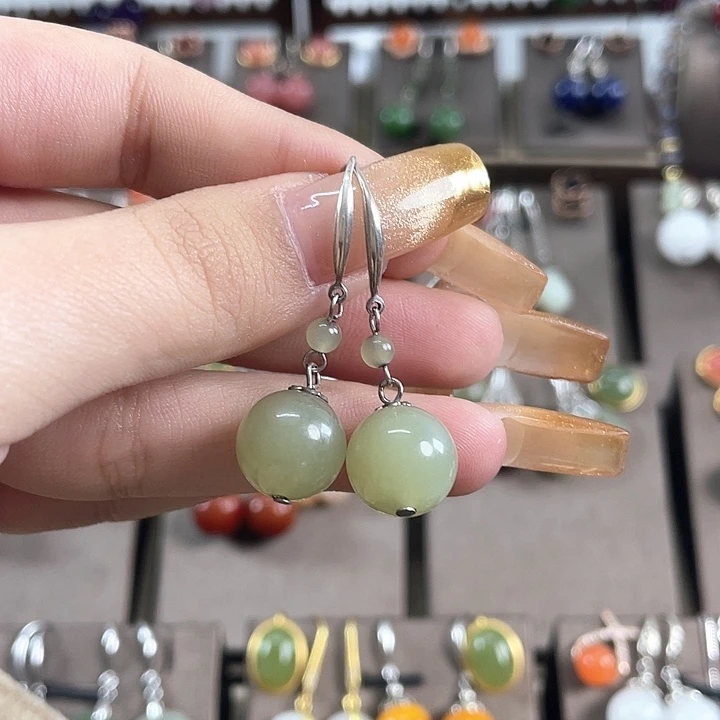 和田玉耳饰银S925镶嵌12左右