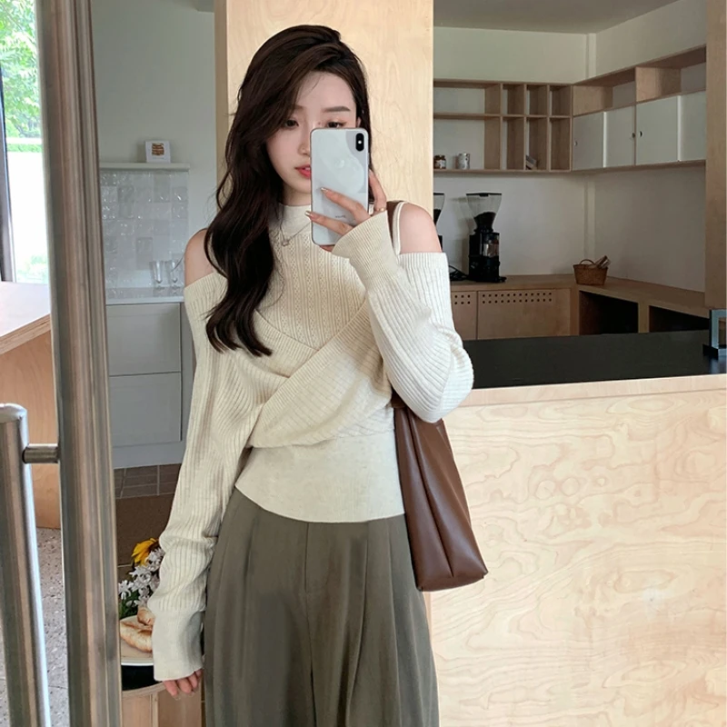 不规则杏色镂空假两件长袖针织衫女秋季穿搭收腰显瘦气质露肩毛衣