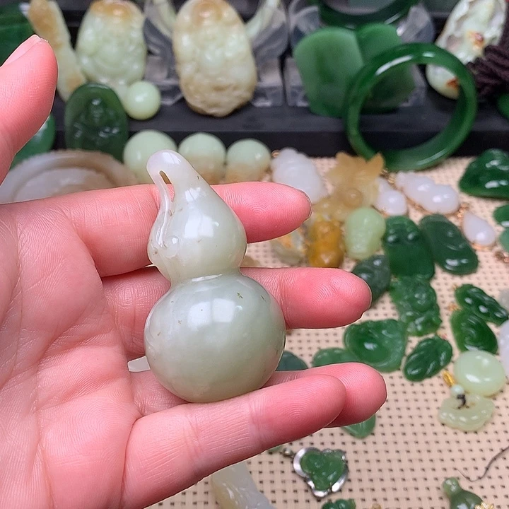 和田玉颈饰未镶嵌正*园