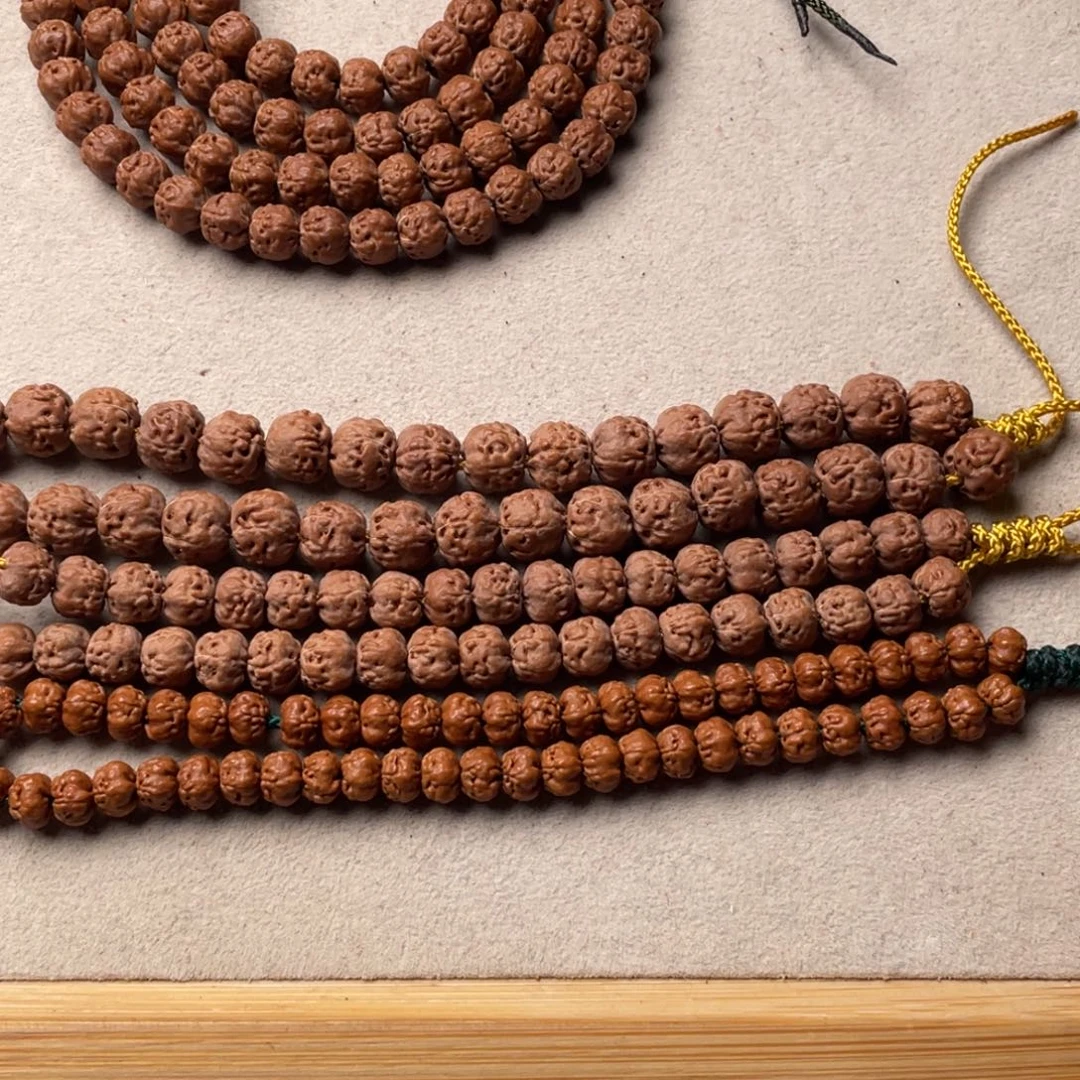 来***财金刚菩提吊坠手持