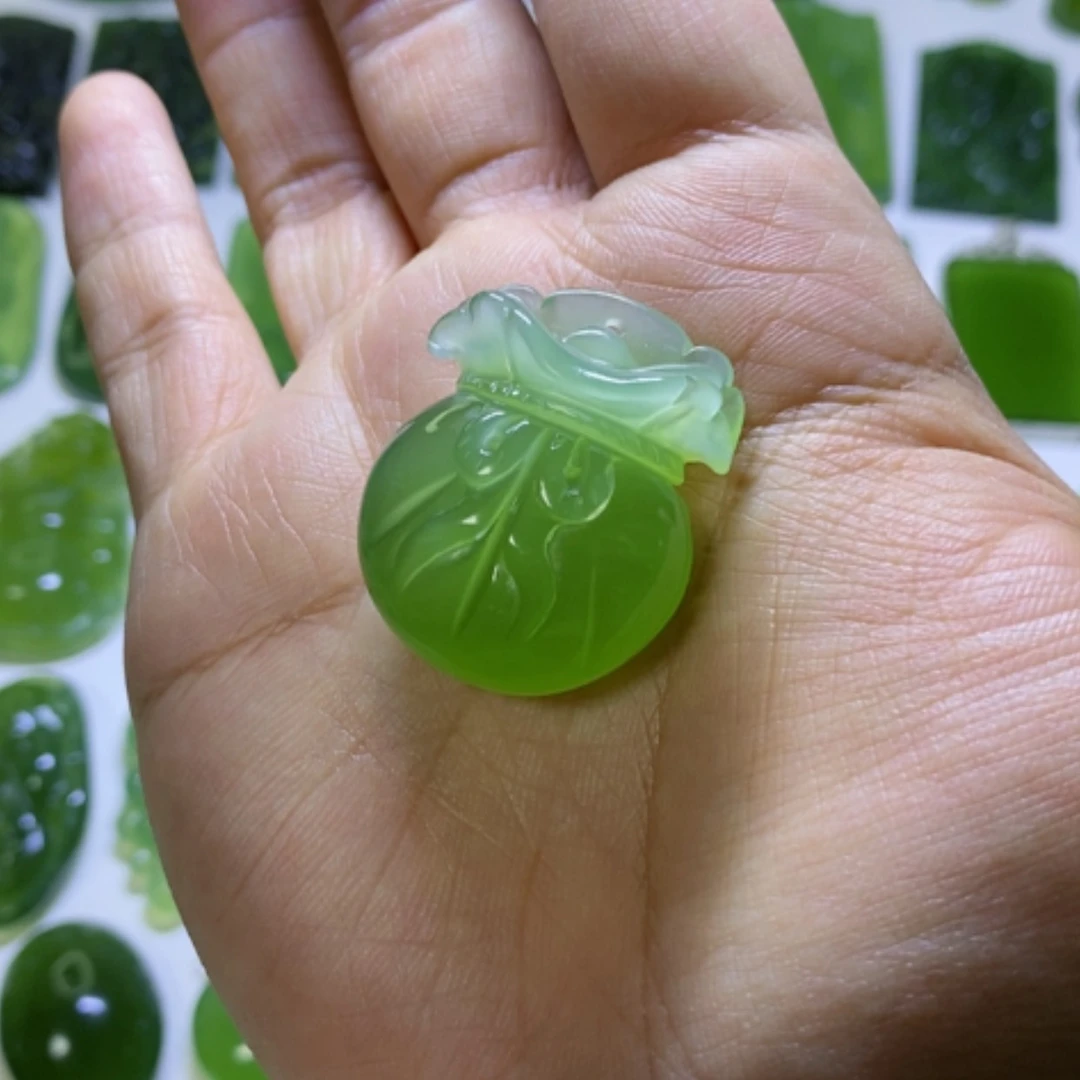 【闪购商品】蛇纹石玉颈饰未镶嵌