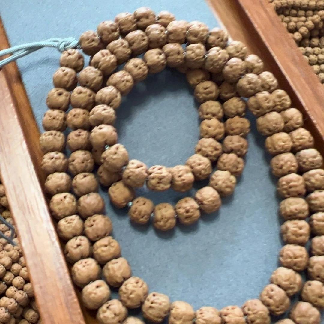 L***r尺寸7初见佛手108