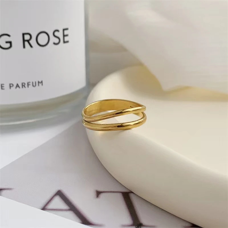 钛钢戒指 不掉色时尚小众个性镂空双层弧形戒指轻奢高级素圈C105