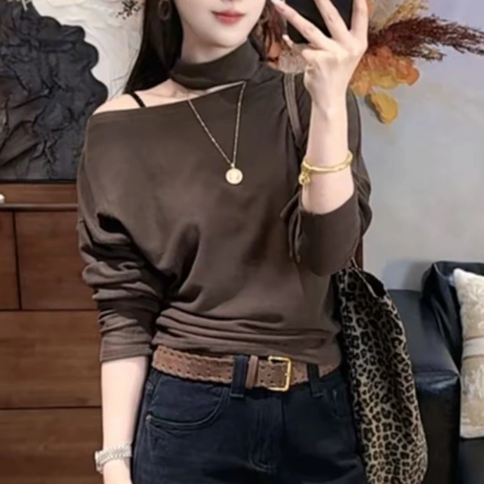 "心动百利甜”露肩挂脖长袖T恤女2025新款秋冬时尚洋气百搭上衣