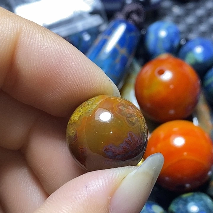 老***谢未镶嵌颈饰玛瑙/玉髓