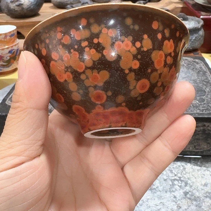 主人杯一个，瓷。。主人
