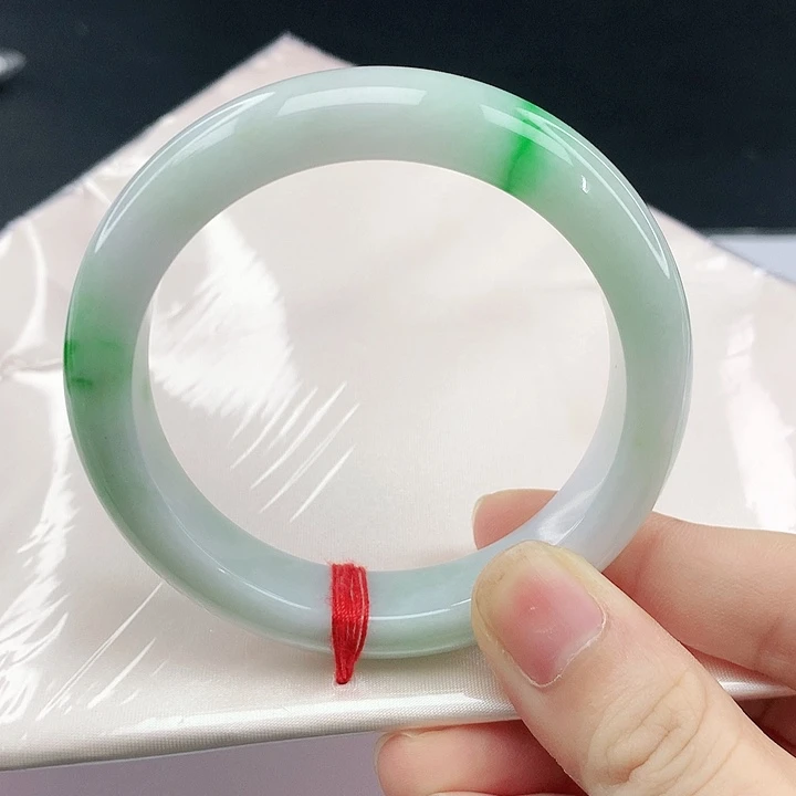 翡翠手镯未镶嵌翡翠149