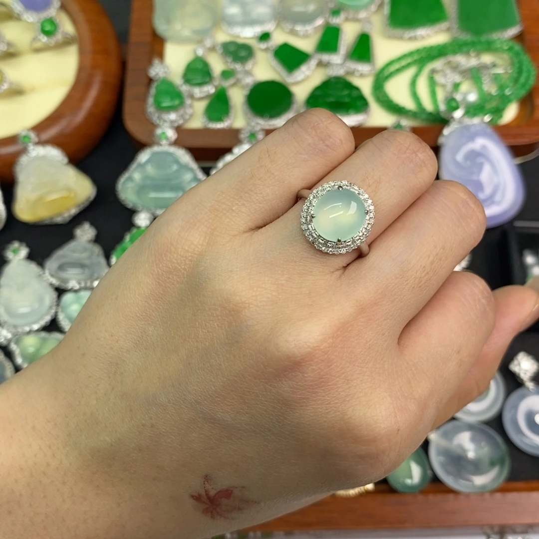 翡翠18K金镶嵌颈饰A货翡翠