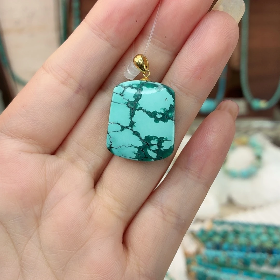 绿松石18K金镶嵌吊坠(赠链)