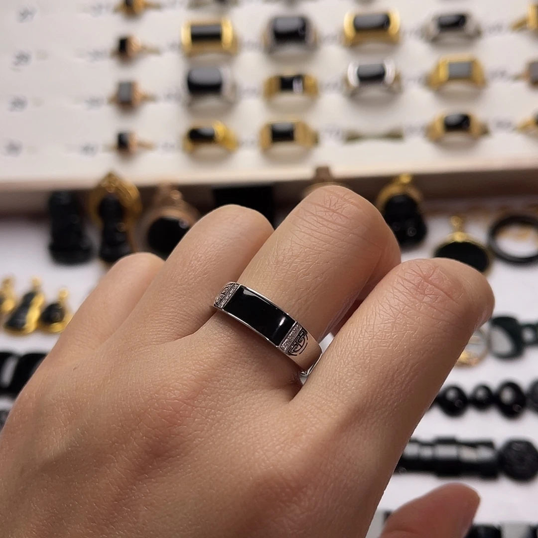 翡翠18K金镶嵌戒指翡翠