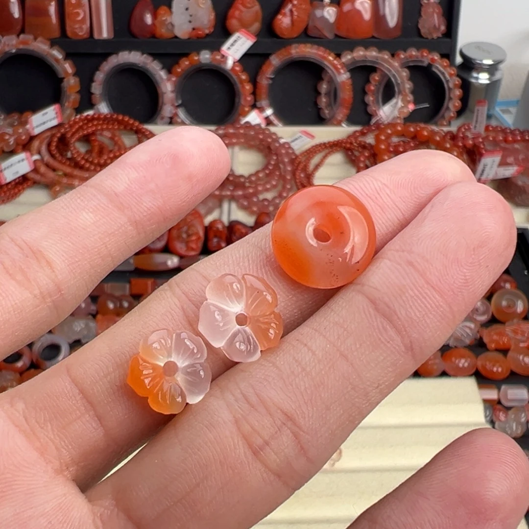 l****南红玛瑙未镶嵌颈饰三颗