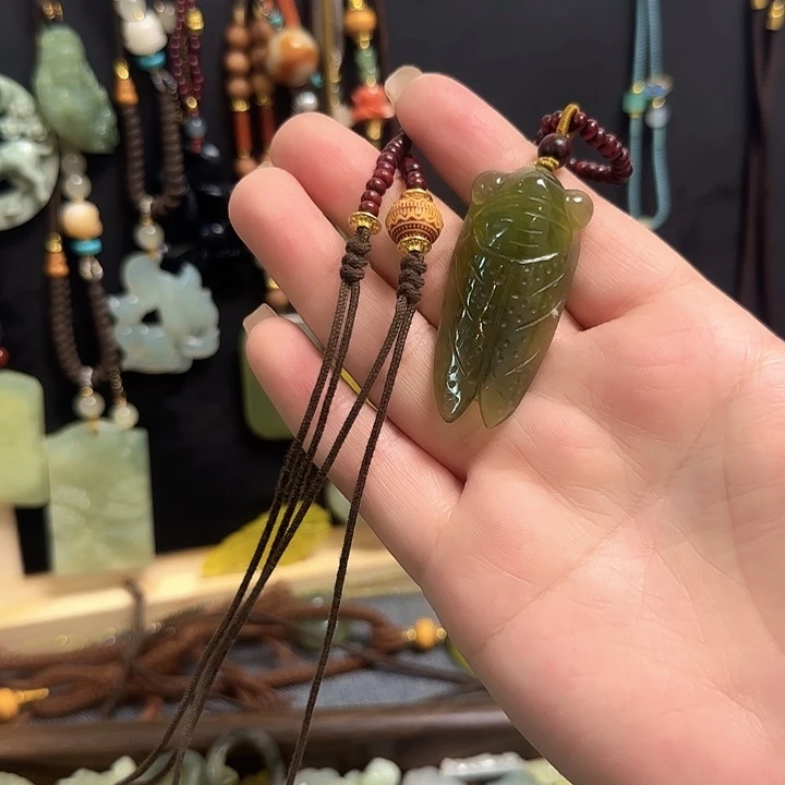 蛇纹石玉合金颈饰