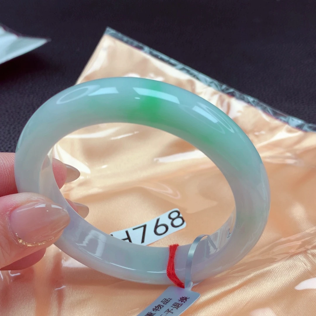 翡翠手镯未镶嵌手镯88