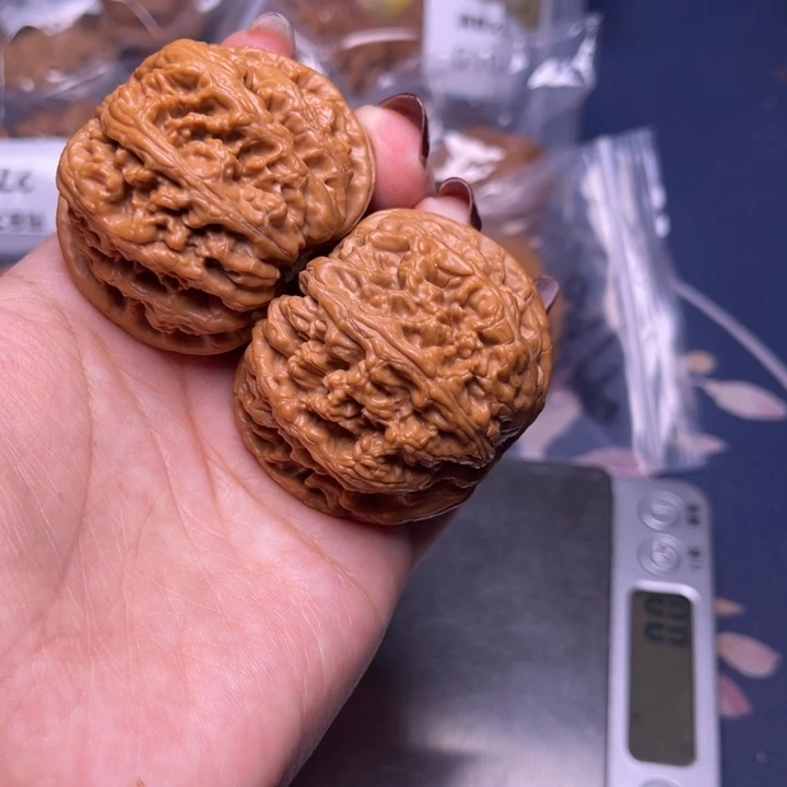 文玩核桃把件粗筋47.365