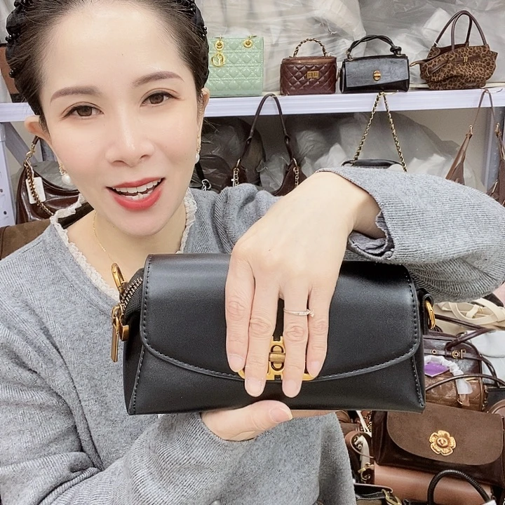 蚕丝小牛剖层皮革PU