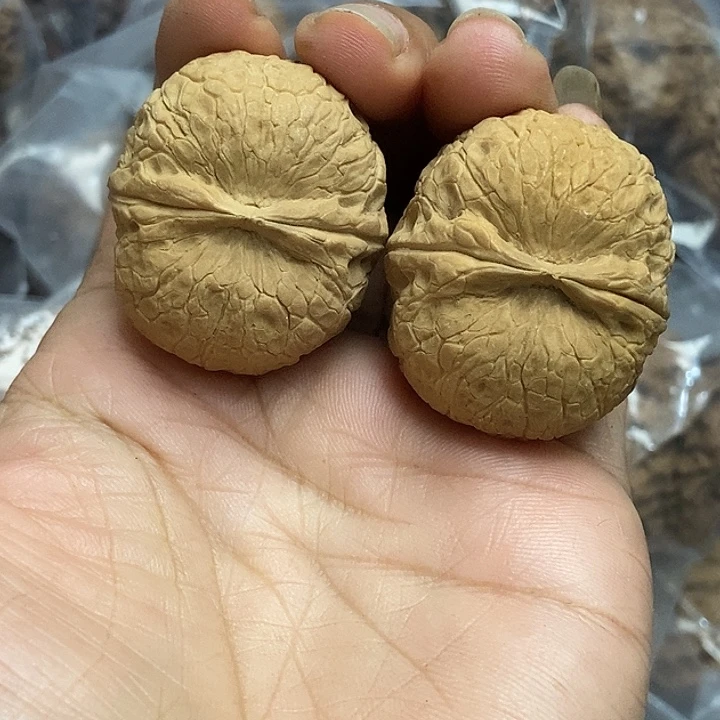 文玩核桃把件云南铁核桃基地5
