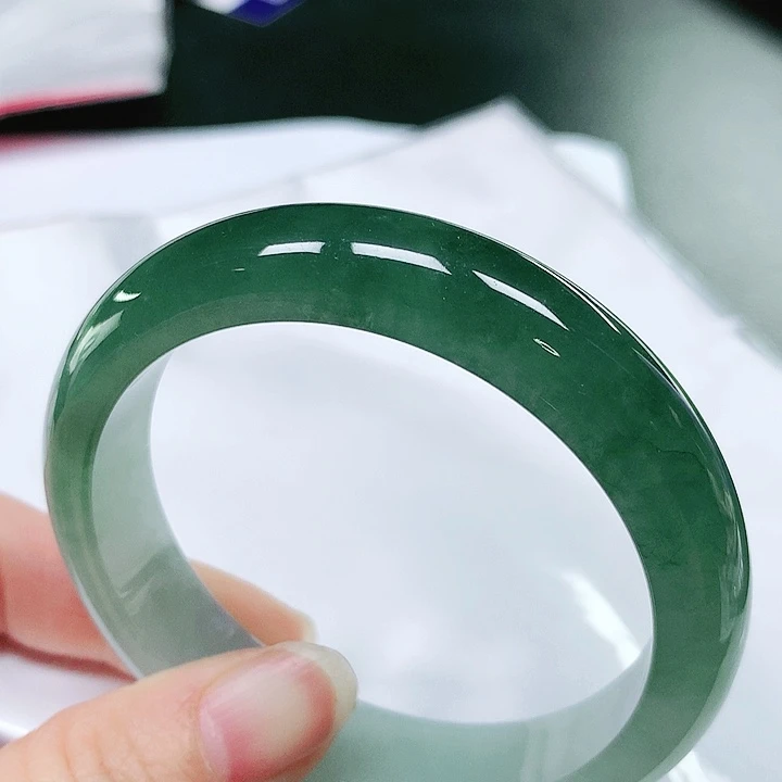 翡翠手镯（圆镯）未镶嵌