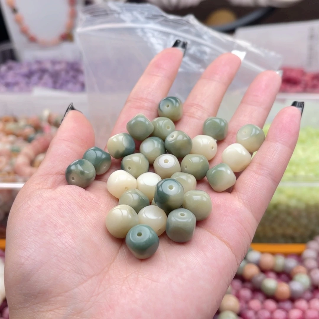 白玉菩提吊坠k12.5mm35颗。干磨阴皮六方