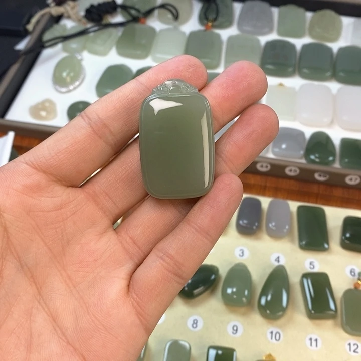 和田玉颈饰未镶嵌金***_