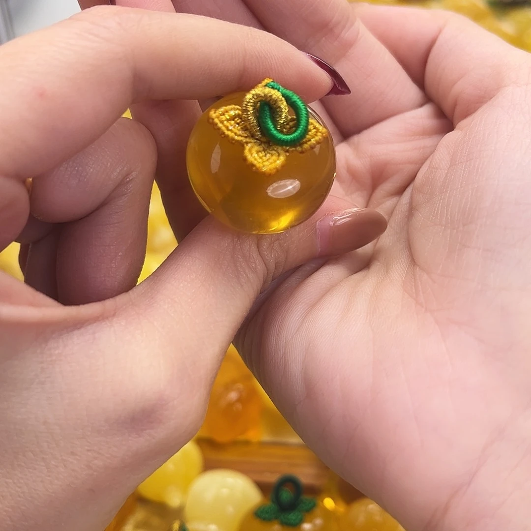 裸石琥珀未镶嵌5.5g柿子