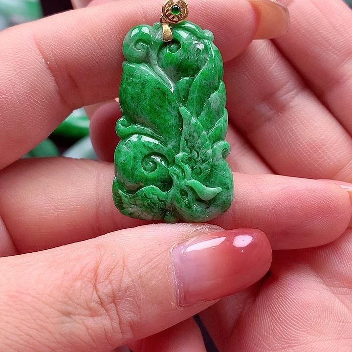 翡翠18K金镶嵌颈饰翡翠