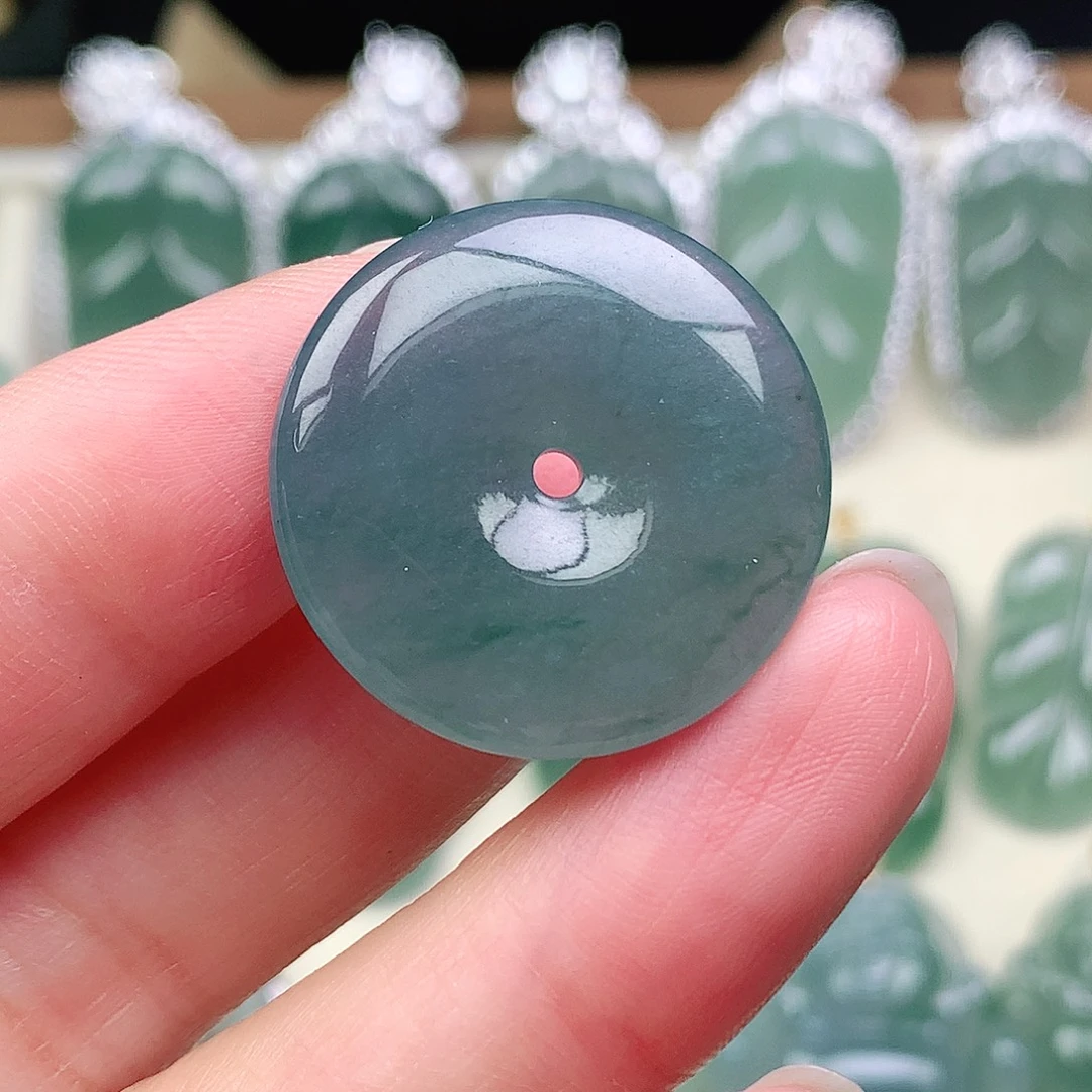 翡翠未镶嵌颈饰吊坠
