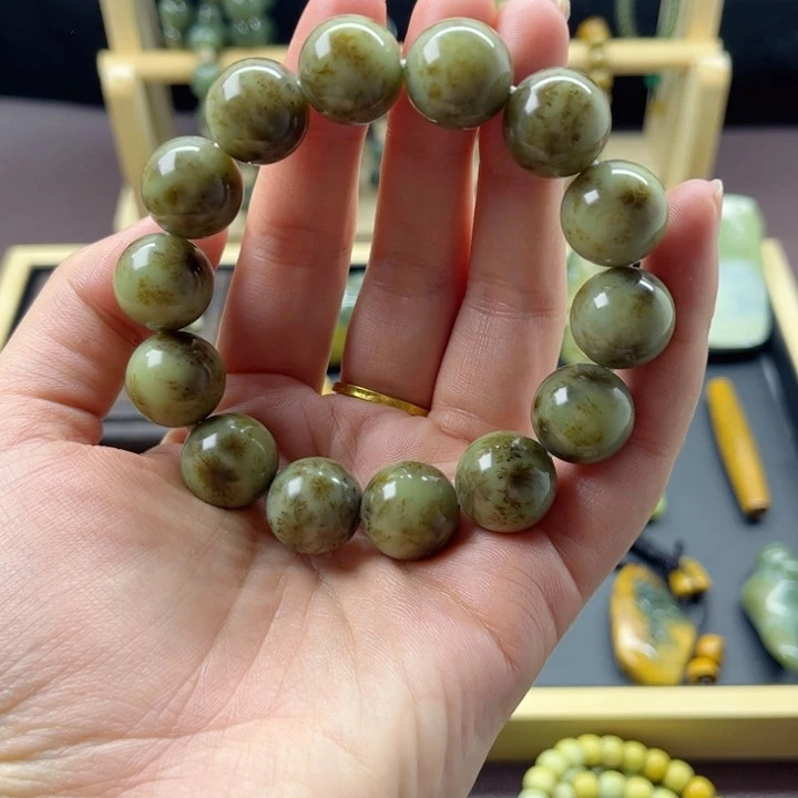 ****Y岫岩河磨玉（透闪石质玉）未镶嵌颈饰