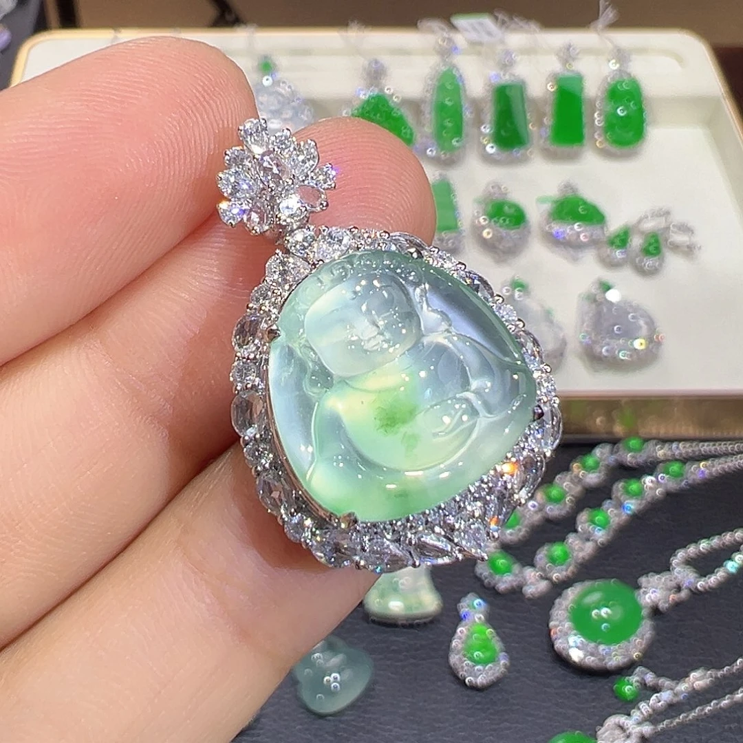 翡翠18K金镶嵌颈饰