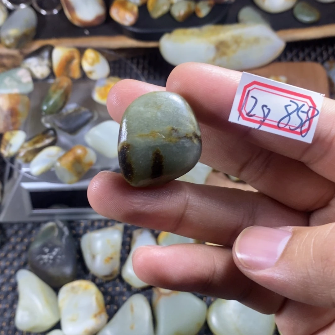 和田玉（糖玉）未镶嵌挂件