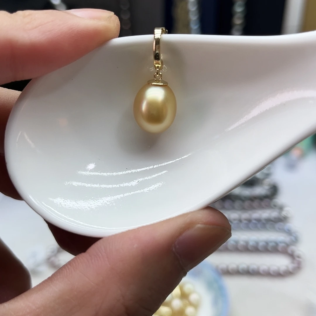 未镶嵌海水珍珠颈饰