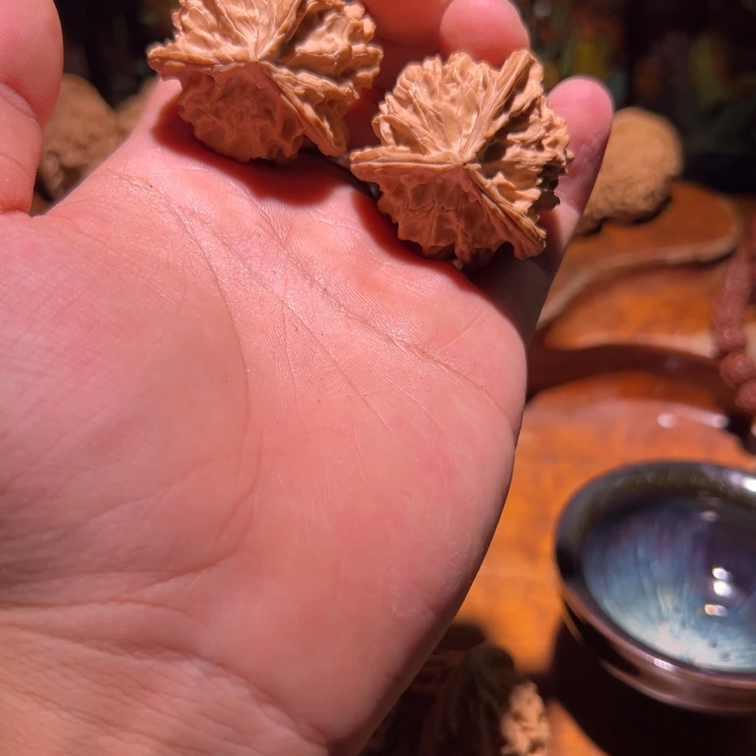 C***l文玩核桃吊坠41全品盘山奔（三棱）