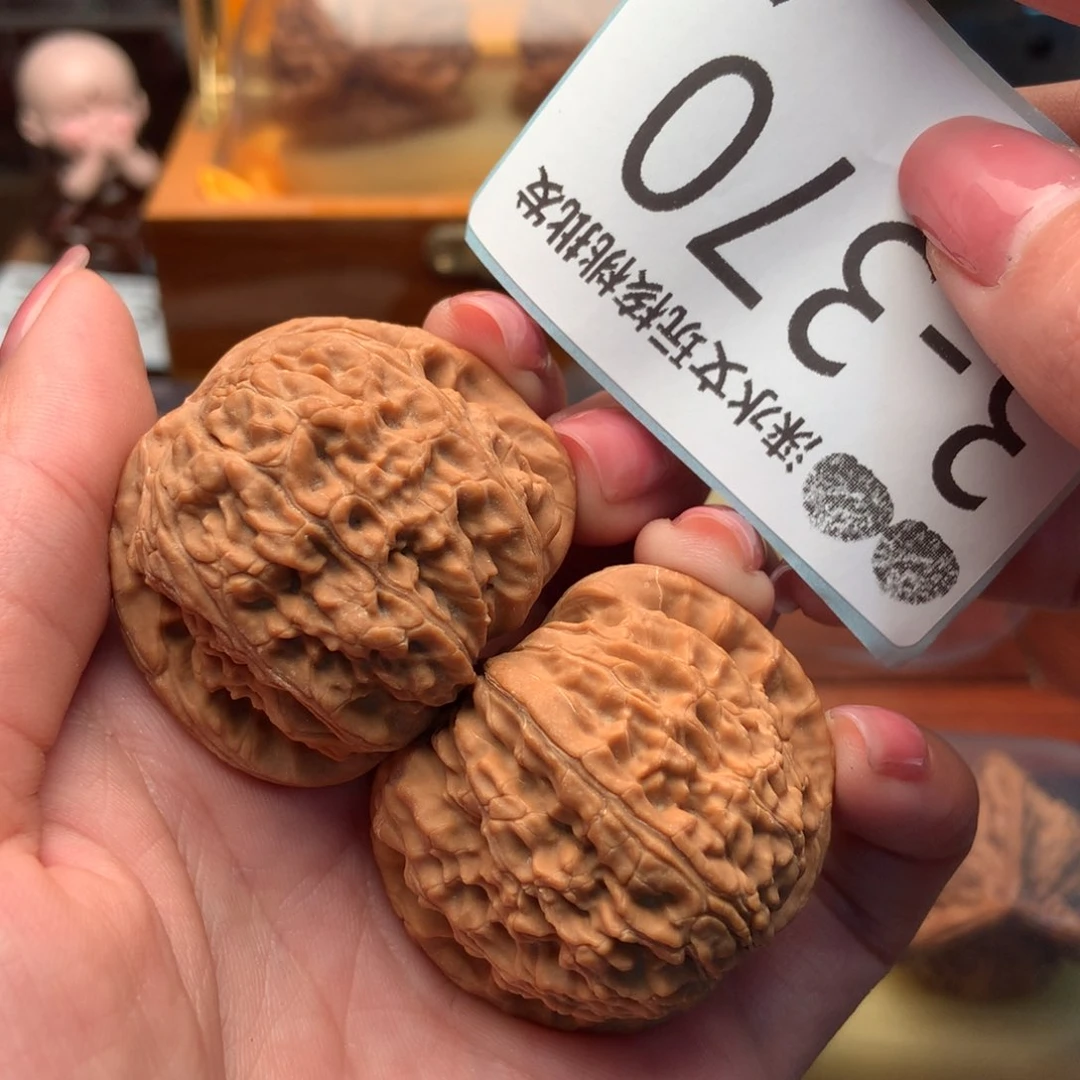 文玩核桃把件40闷白