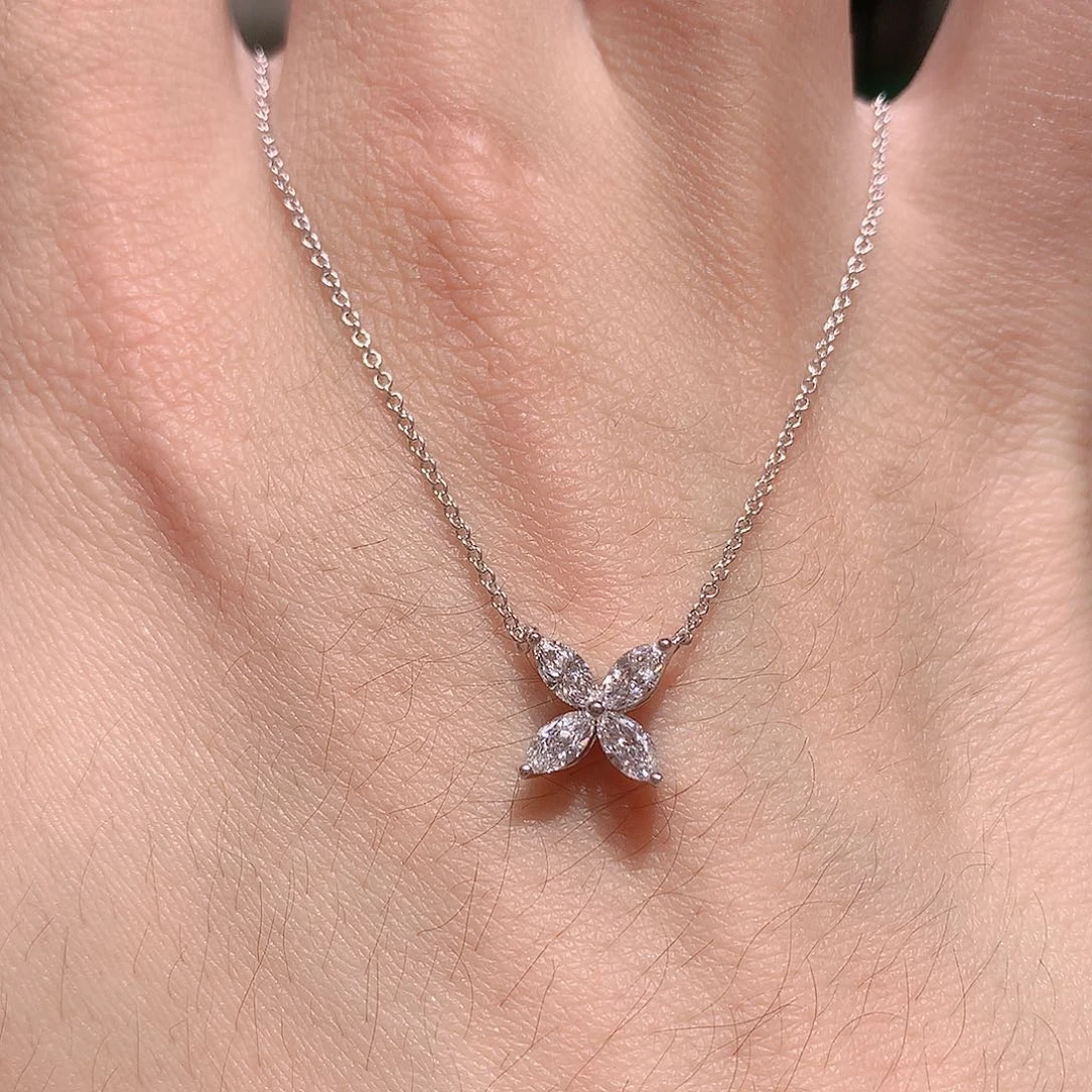 实验室培育钻石颈饰18K金镶嵌