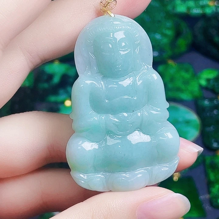 颈饰18K金镶嵌翡翠多样性