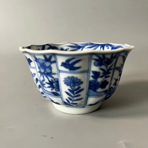 104 清康熙青花花卉主人杯