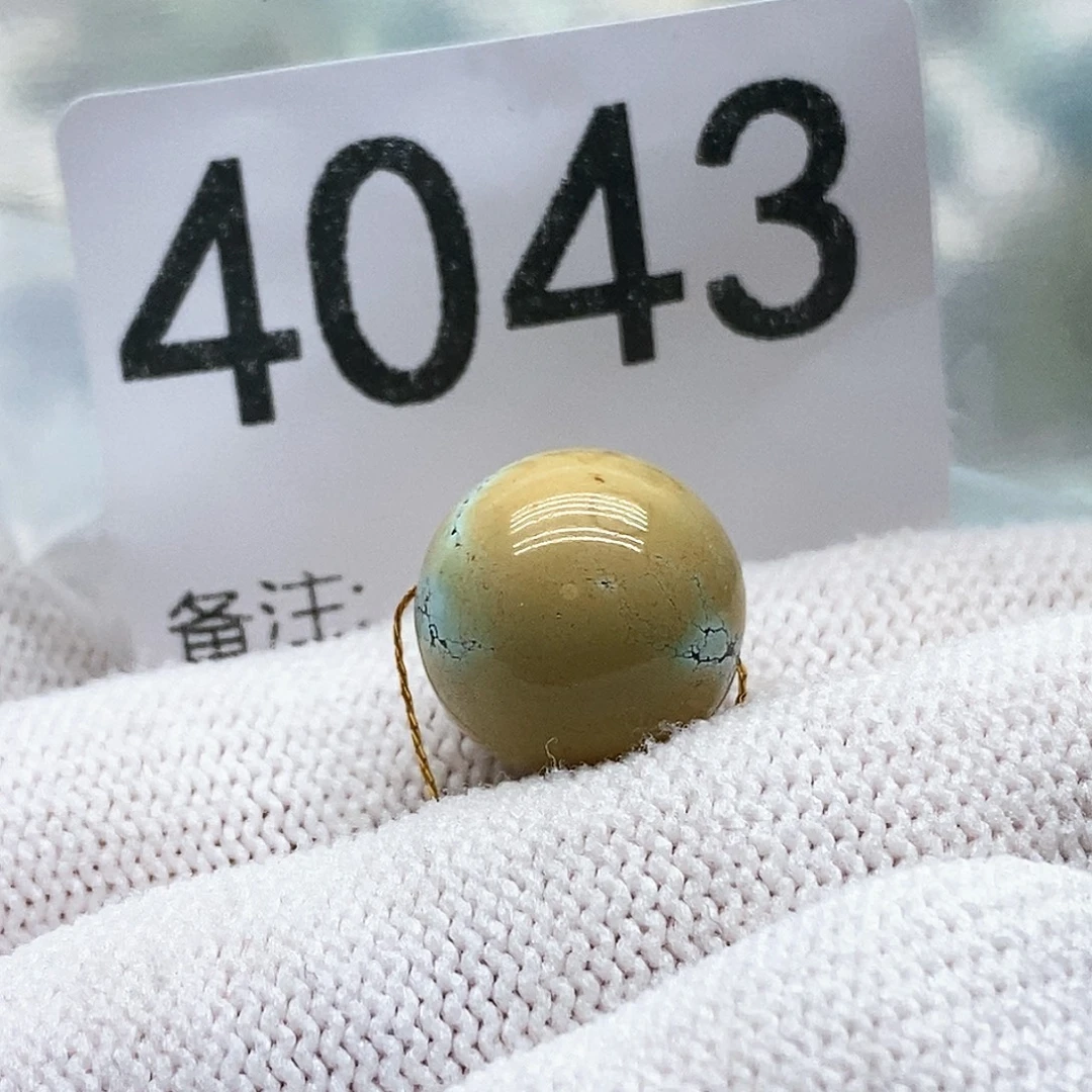未镶嵌绿松石颈饰