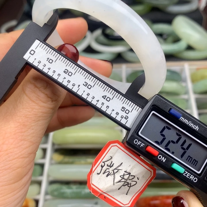 蛇纹石玉未镶嵌手镯528