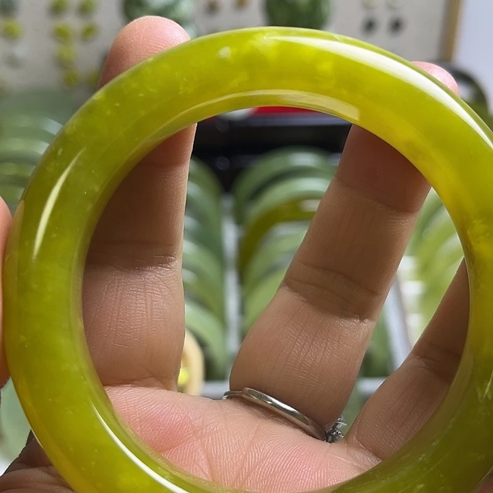 未镶嵌蛇纹石玉吊坠(不含链)