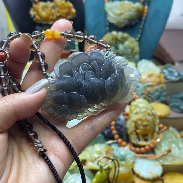 蛇纹石玉合金颈饰