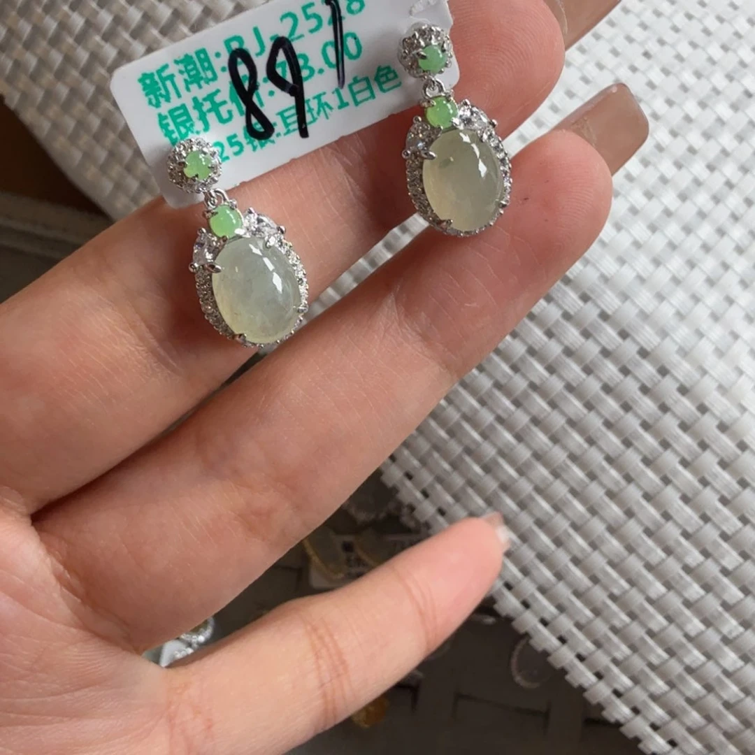 颈饰银S925镶嵌翡翠耳钉