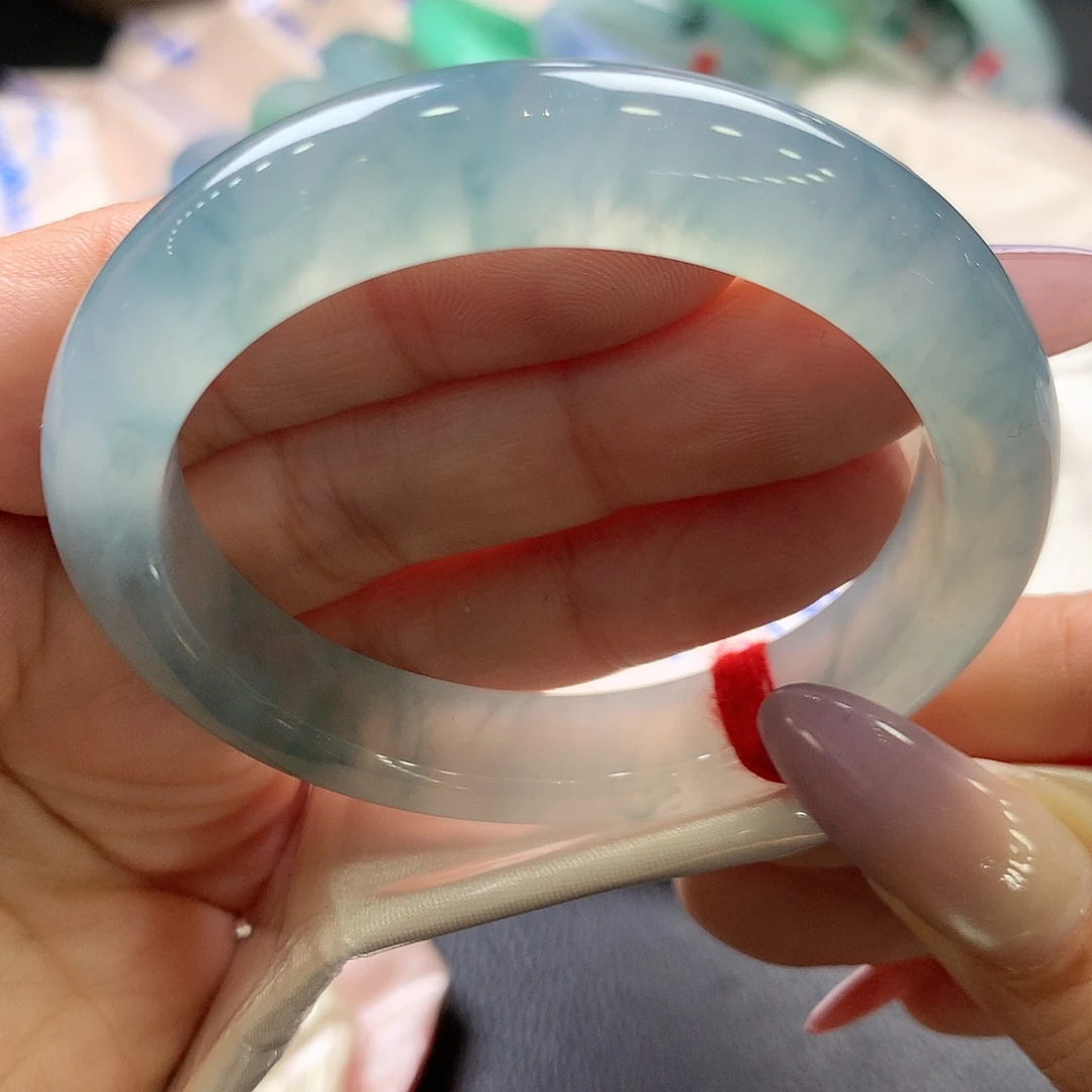 翡翠未镶嵌手镯52正海蓝之谜